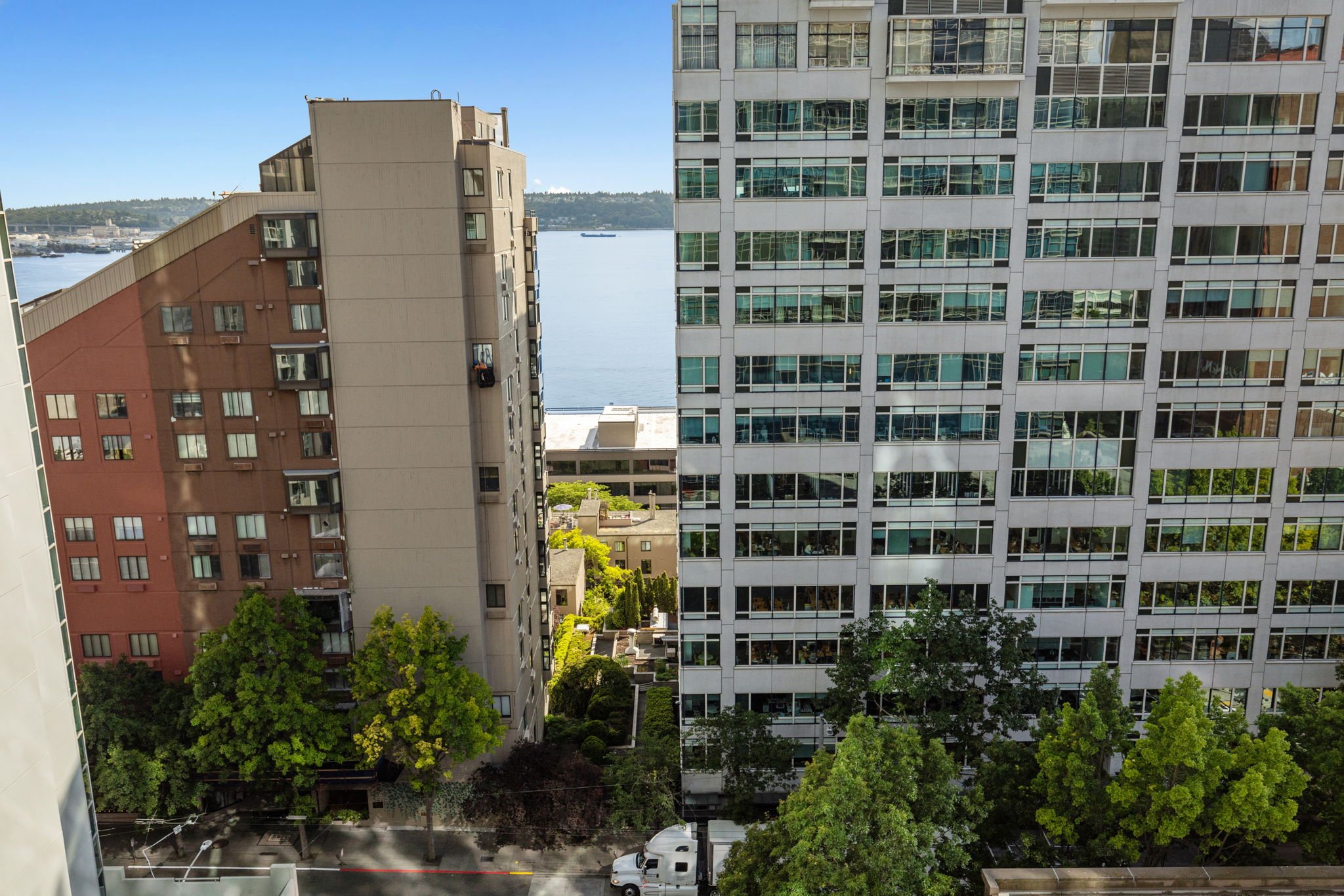 2033 2nd Ave 1111 _0055.jpg