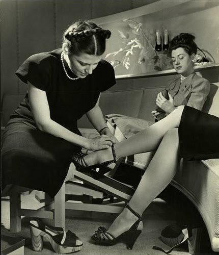 1940s-womens-shoes2-my-vintage-vogue-glamourdaze.jpg