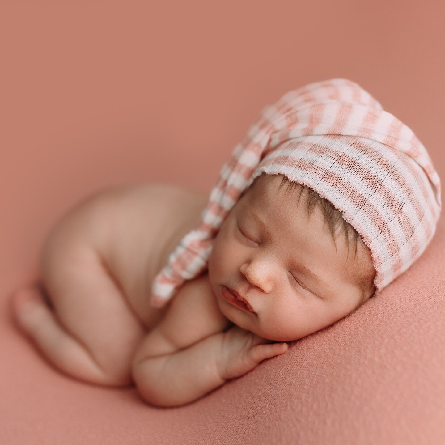 Squishy tushy. 
#NewbornPhotography #BabyPortraits #TinyMiracles #SweetBabies #NewbornLove #PreciousMoments #BabyPhotography #CutenessOverload #BabyBliss #InnocenceCaptured #LittleBundleOfJoy #CherishedMemories #NewbornSession #SleepingBeauty #Adorab