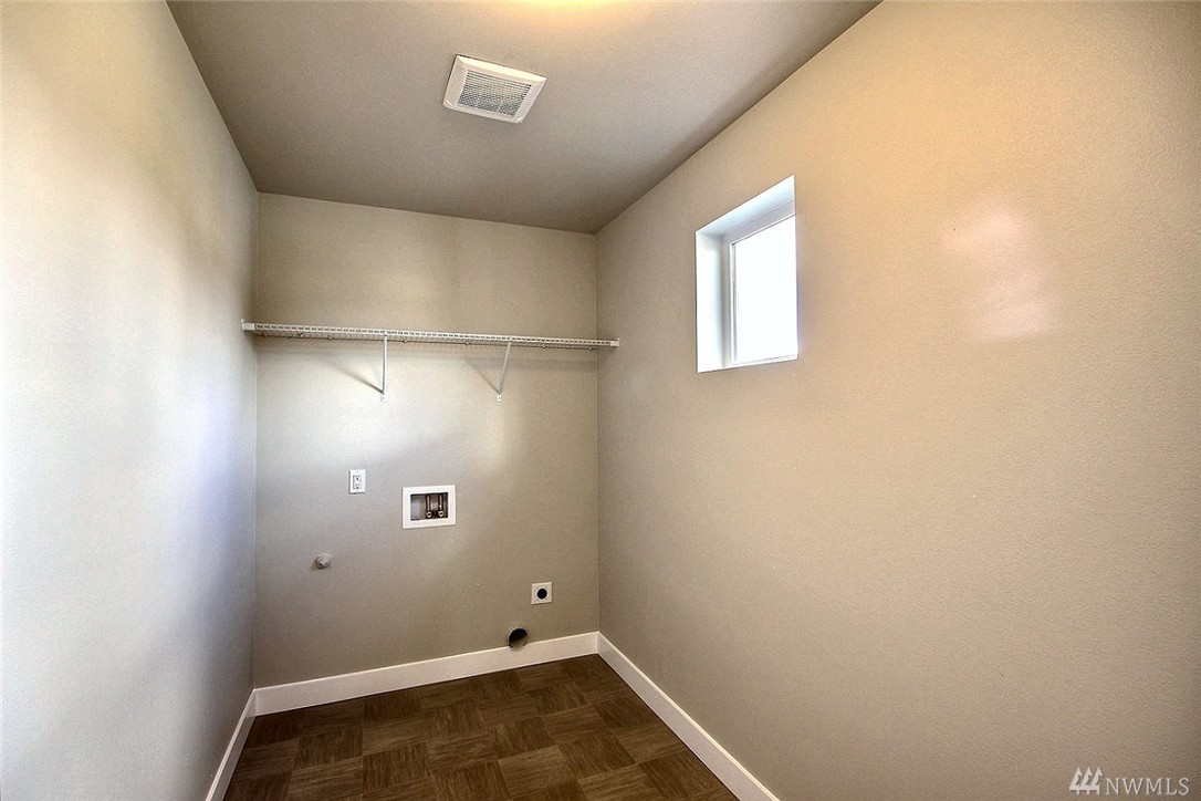 8402 Laundry.jpg