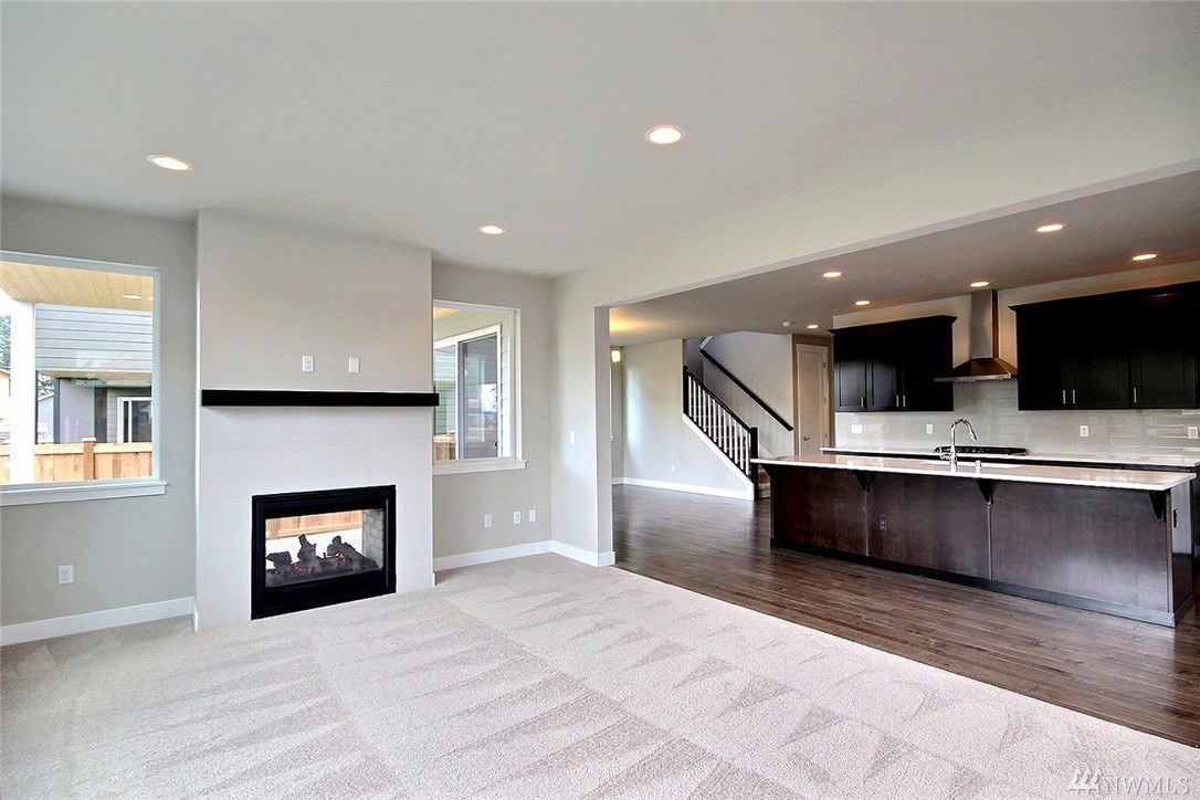 8402 Living-Kitchen.jpg
