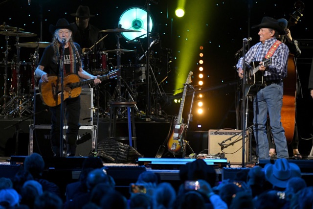 All-Star Lineup Celebrates Willie Nelson's Legacy at Bridgestone Blowout