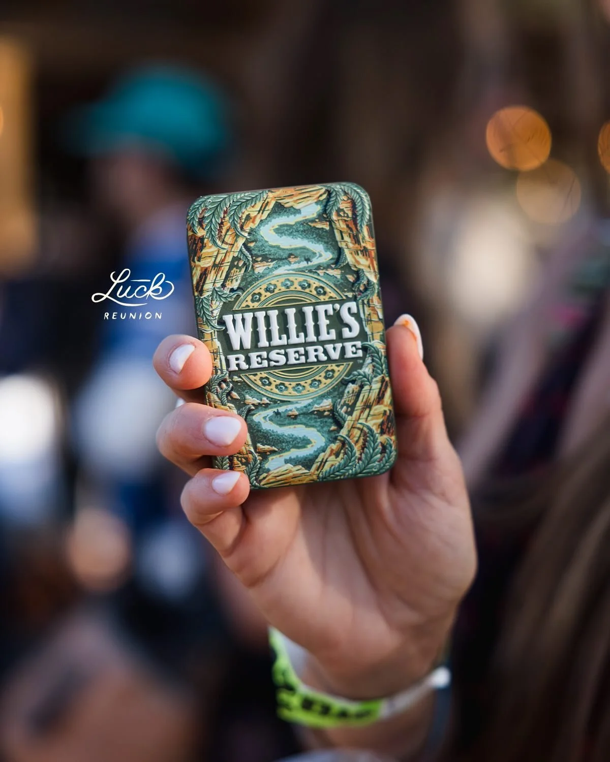 Festival fits, but make it Willie&rsquo;s 🍀✨
From tees to totes, these were the goods everyone was grabbing all day long. If you weren&rsquo;t in Luck, you&rsquo;re not out of luck&hellip; we&rsquo;ll have more to come on the Outlaw tour! Stay tuned