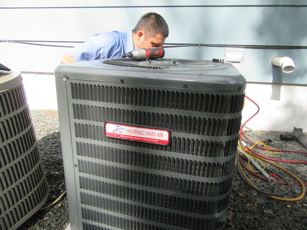 Minneapolis-air-conditioner-tune-up-special-HVAC-technicians