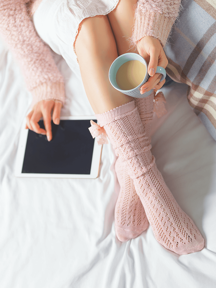 pink-socks-woman-mini.png