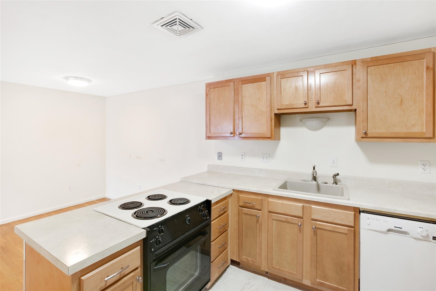 40 Rockland Ave Apt 1 Medford MA