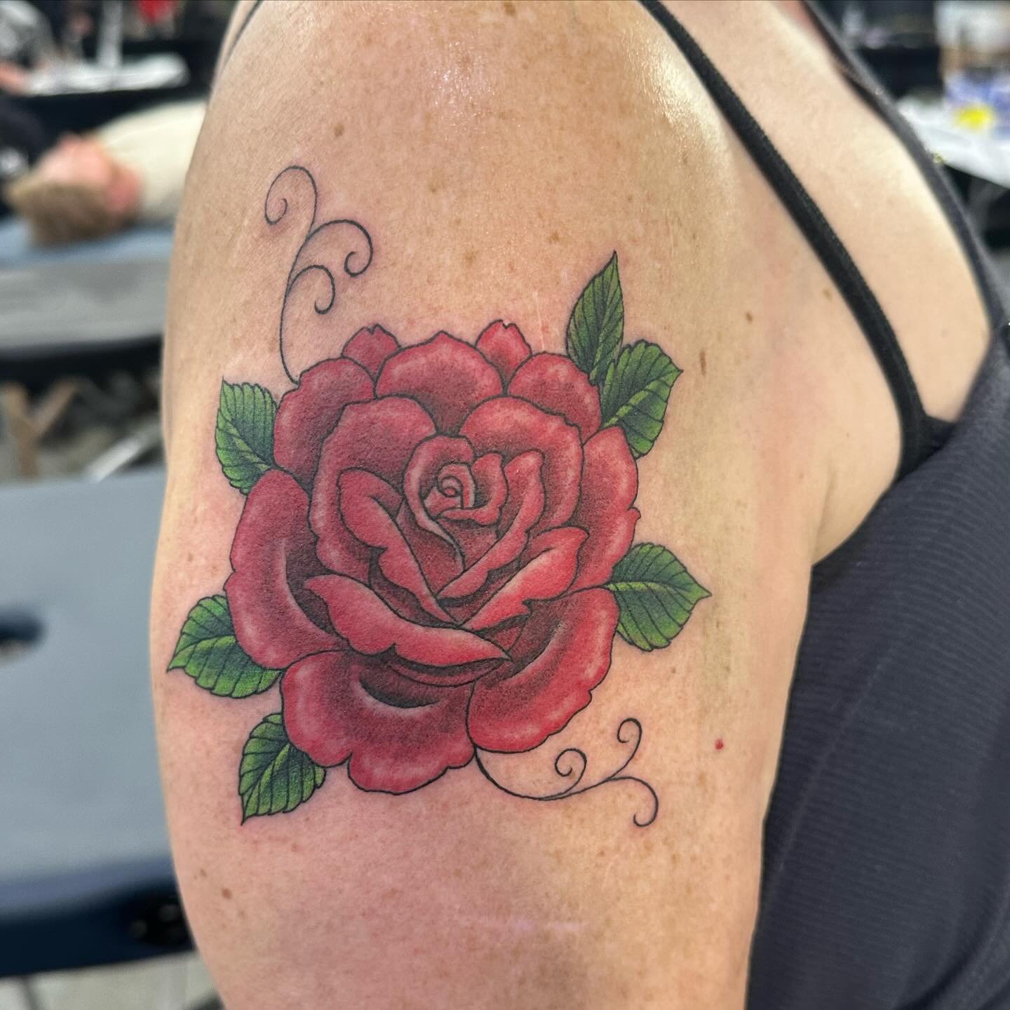 Classy rose by Manny @mannylore13 !!

&bull;
&bull;
&bull;
&bull;
&bull;
&bull;
#tenthousandwavestattoo #shermanoakstattoo #losangelestattoo #tattoo