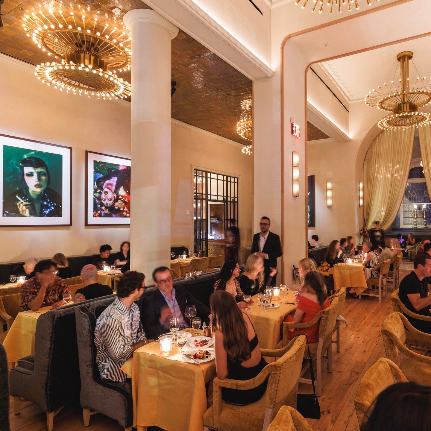 ✨#USQNightOut Spotlight✨

Hidden within @Fotografiska, @Veronika_NYC is an elegant choice for your next night out. Enjoy cocktails + elevated European classics among the velvet furniture, ornate chandeliers, and world-class photography that decorates