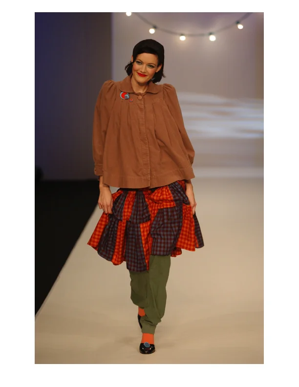 JESSICAOGDEN-COLLECTION-2005AW-LESJUMELLES-01.jpg