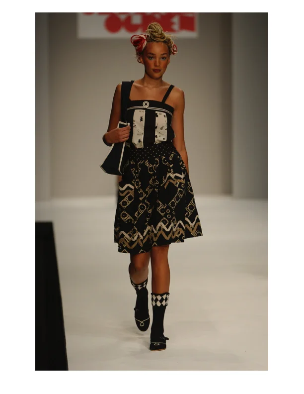 JESSICAOGDEN-COLLECTION-2005SS-KEITASSTRIPES-40.jpg