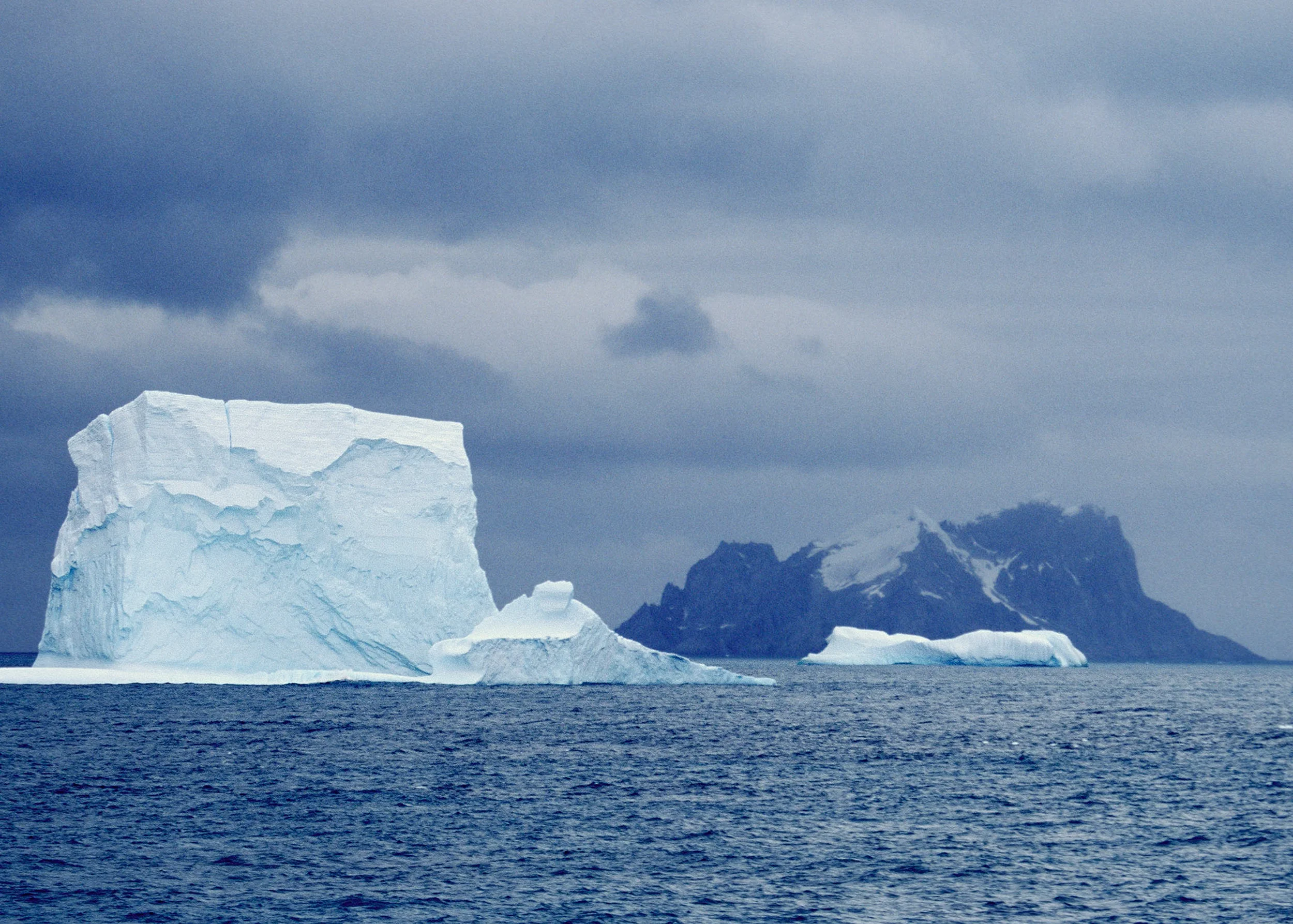 Iceberg2.jpg