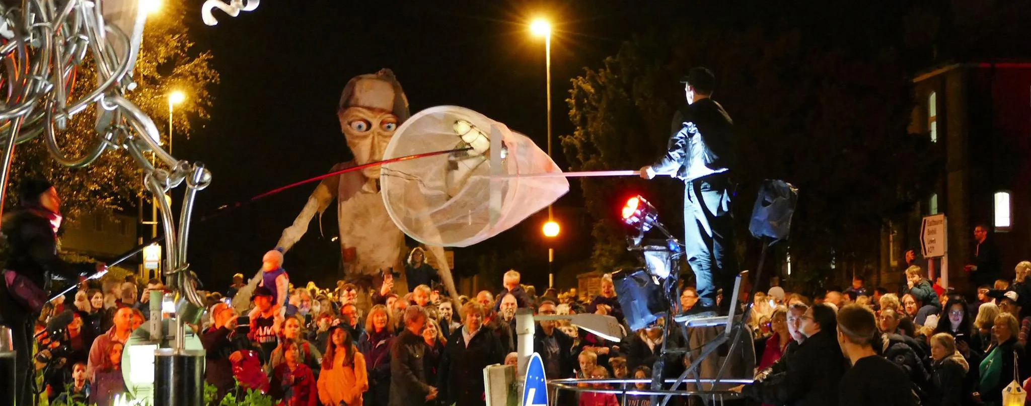 giant banner roundabout.jpg