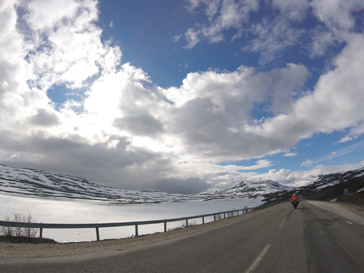 My brother David flyin into the snowy mountains on the border of Sweden and Norway