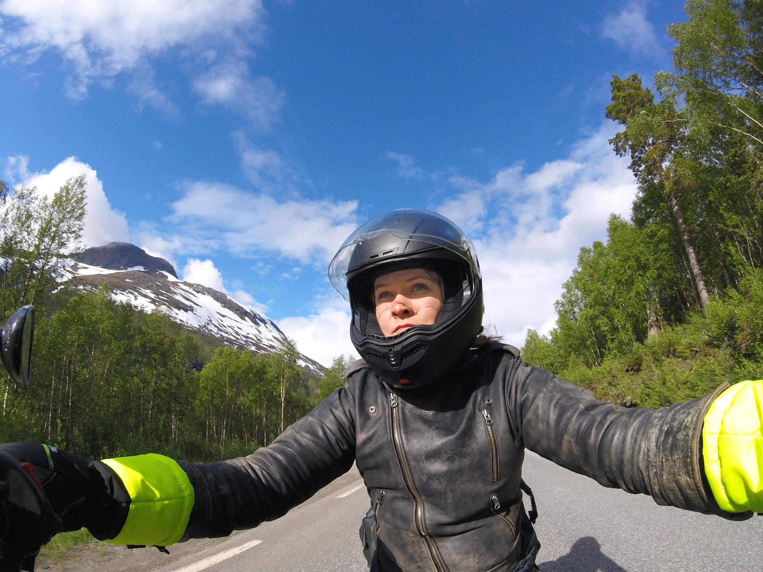 Descending into Norway with my new insulated gloves