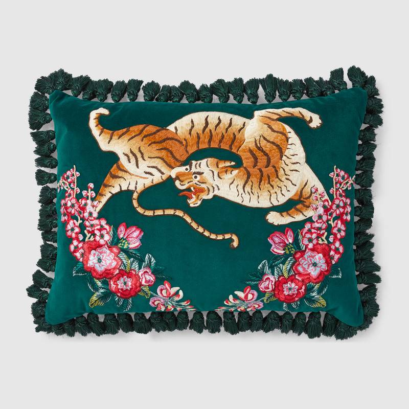 482742_ZAF17_3608_001_100_0000_Light-Velvet-cushion-with-tiger-embroidery.jpg