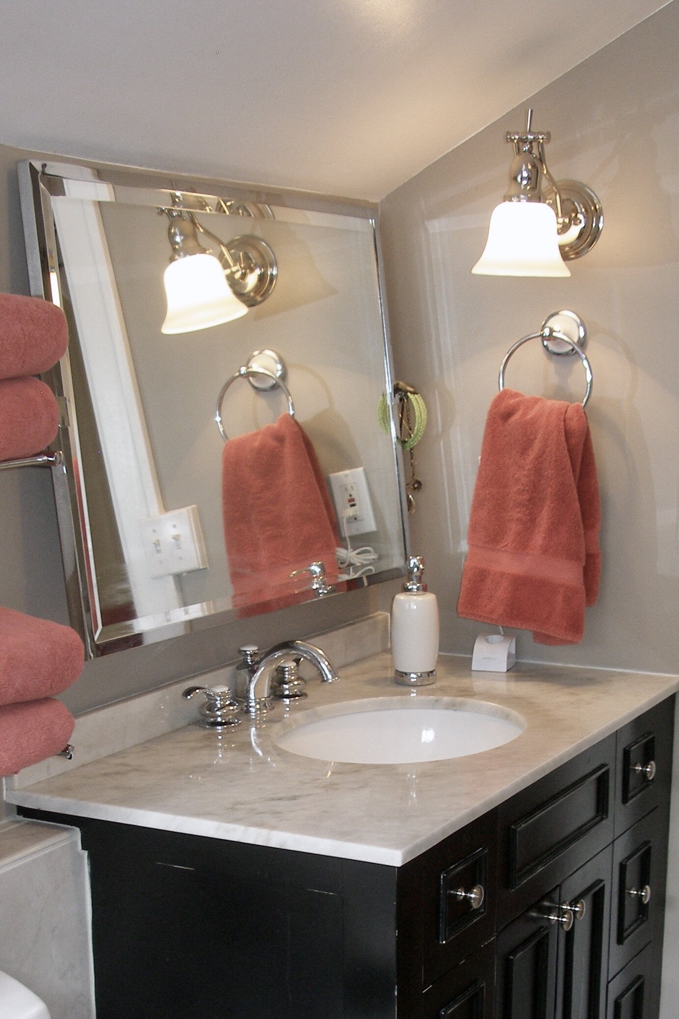 Craftsman 1925 Nook Bathroom 1