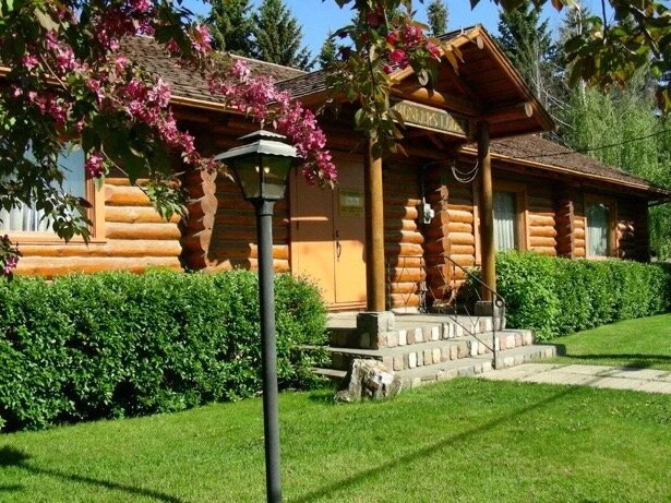 Pioneer Lodge in summer.jpeg