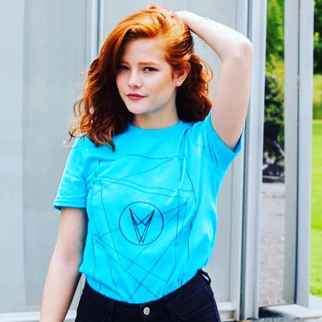 It looks as though this style has now sold out, but you can shop similar styles by clicking here .