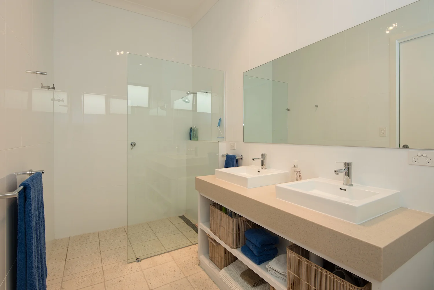 interiors-bathrooms-22.jpg