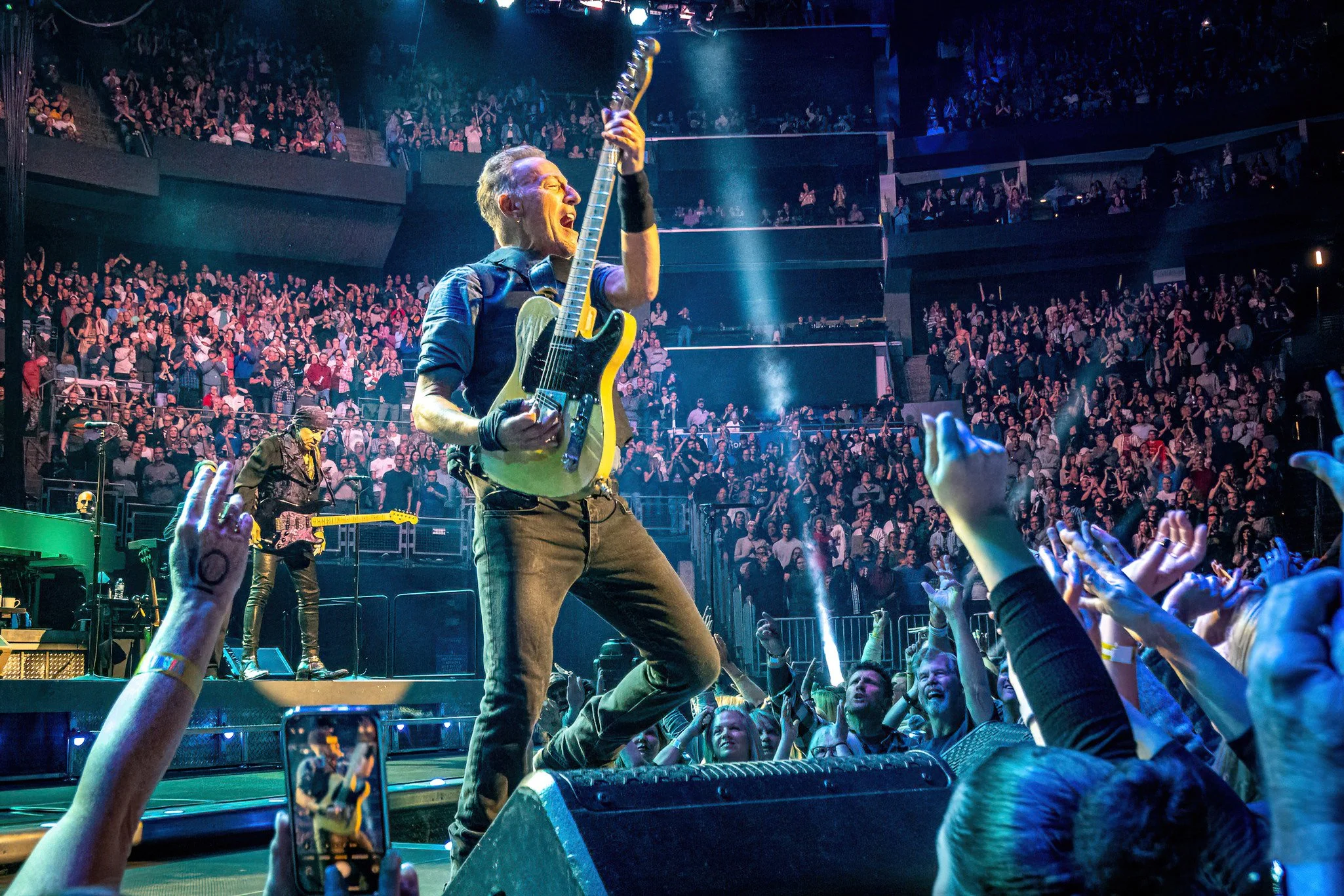 bruce springsteen nationwide 042124-07216.jpg