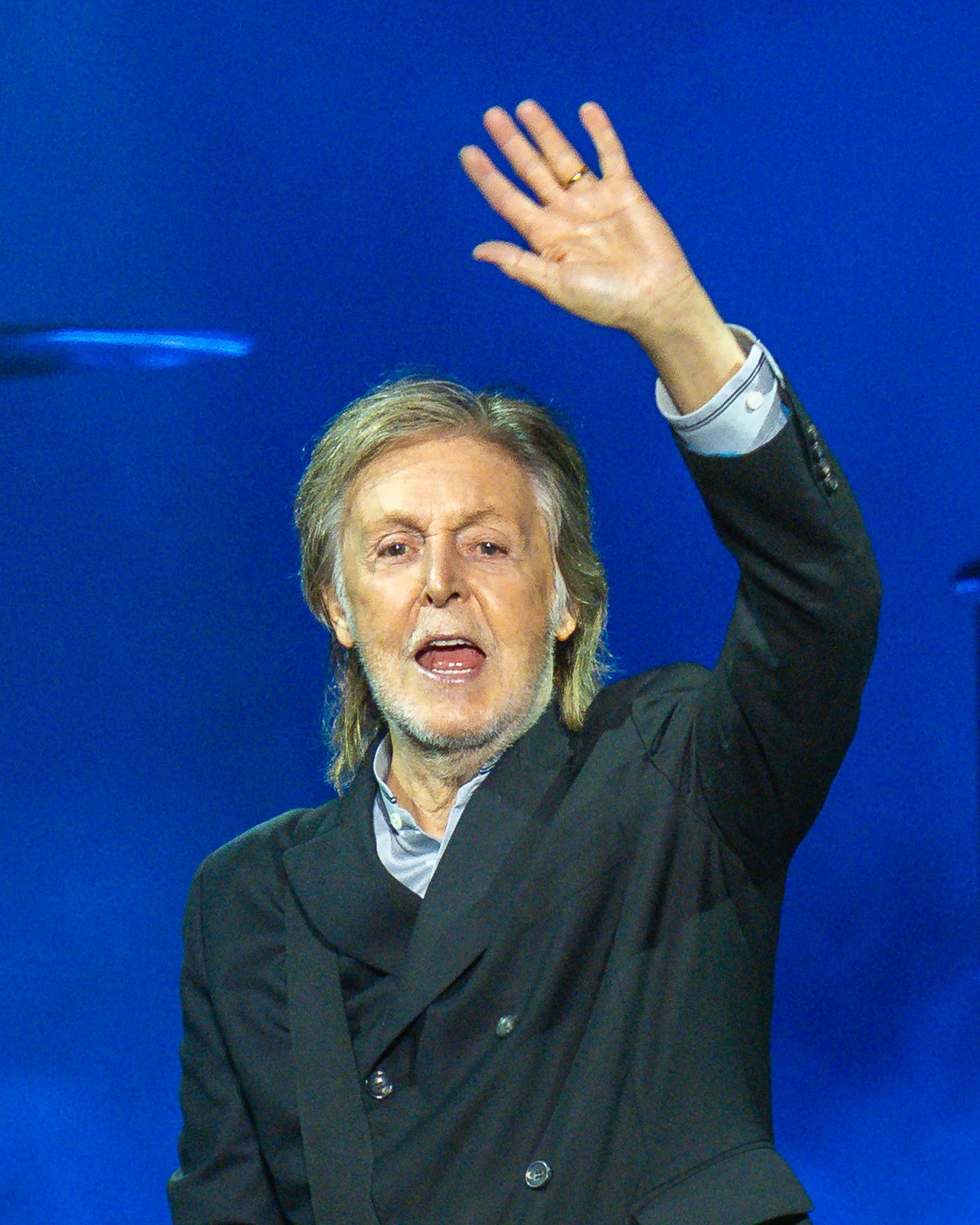 mccartney 8x10 close-up-00268.jpg