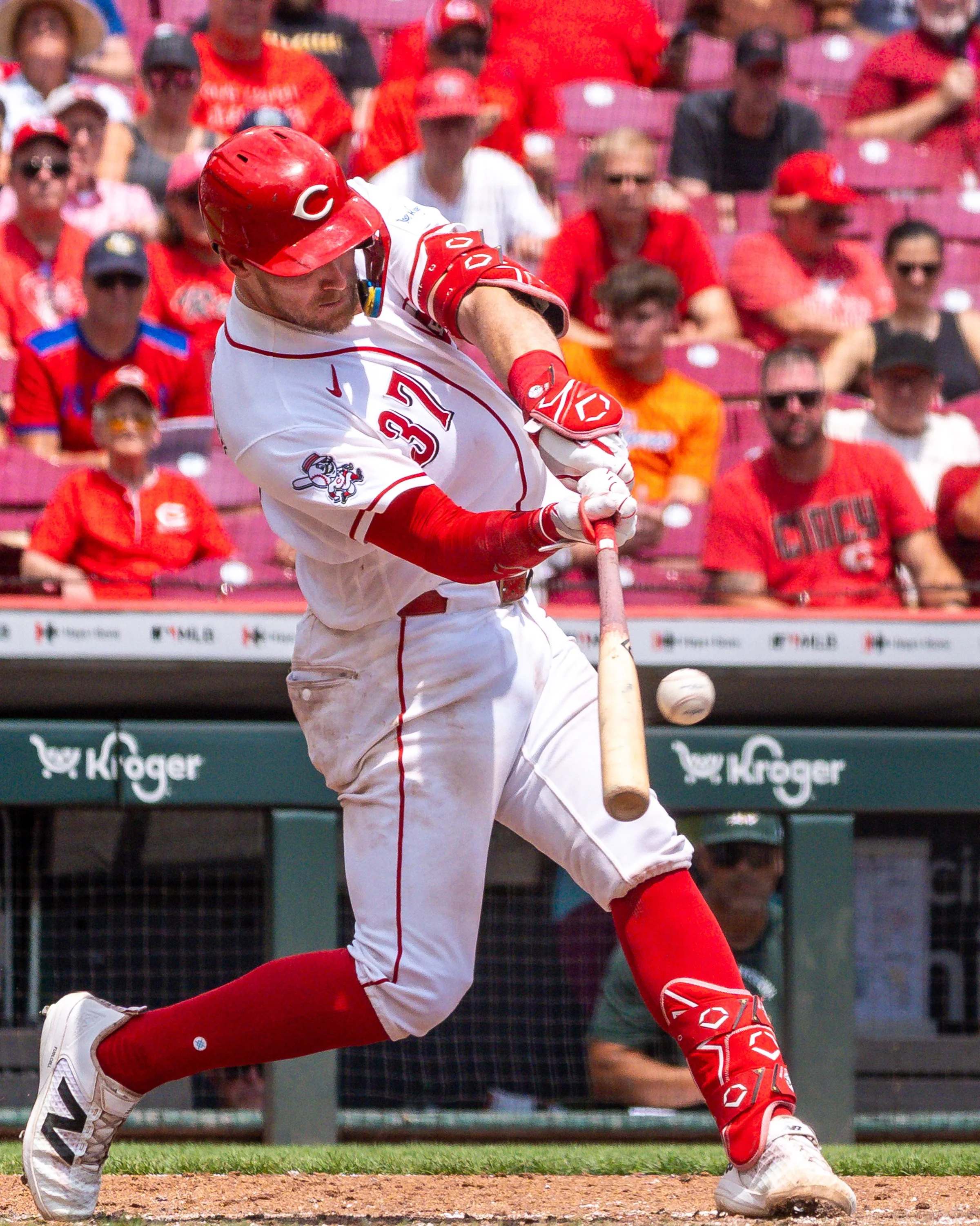 tyler stephenson hr Reds v As 080626-08662.jpg