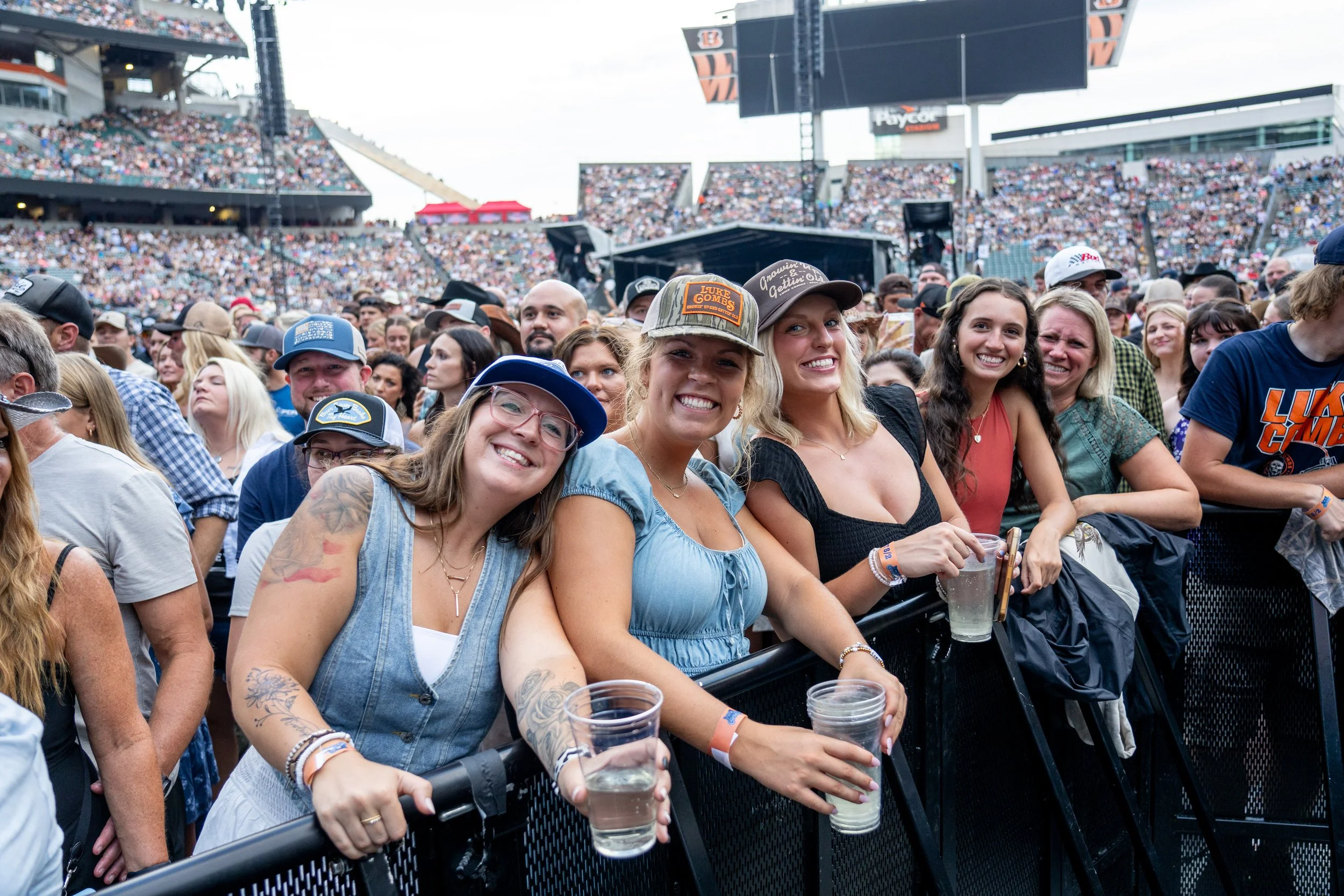 Fans Luke Combs Paycor 080224 Valle-02973.jpg