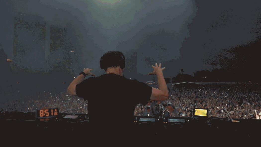 gif_02.gif?format=2500w