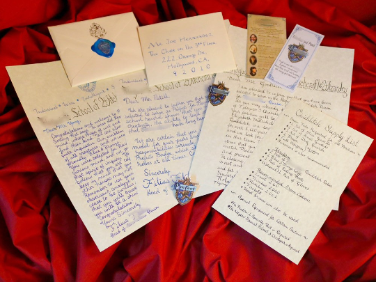 Raven Claw House Gift Set