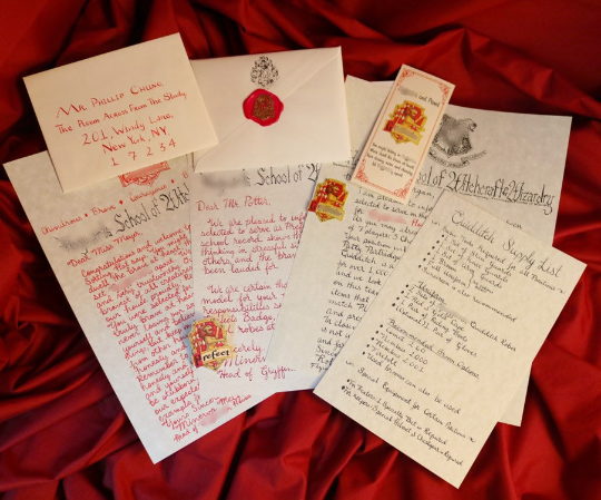 Gryffin Dor House Gift Set