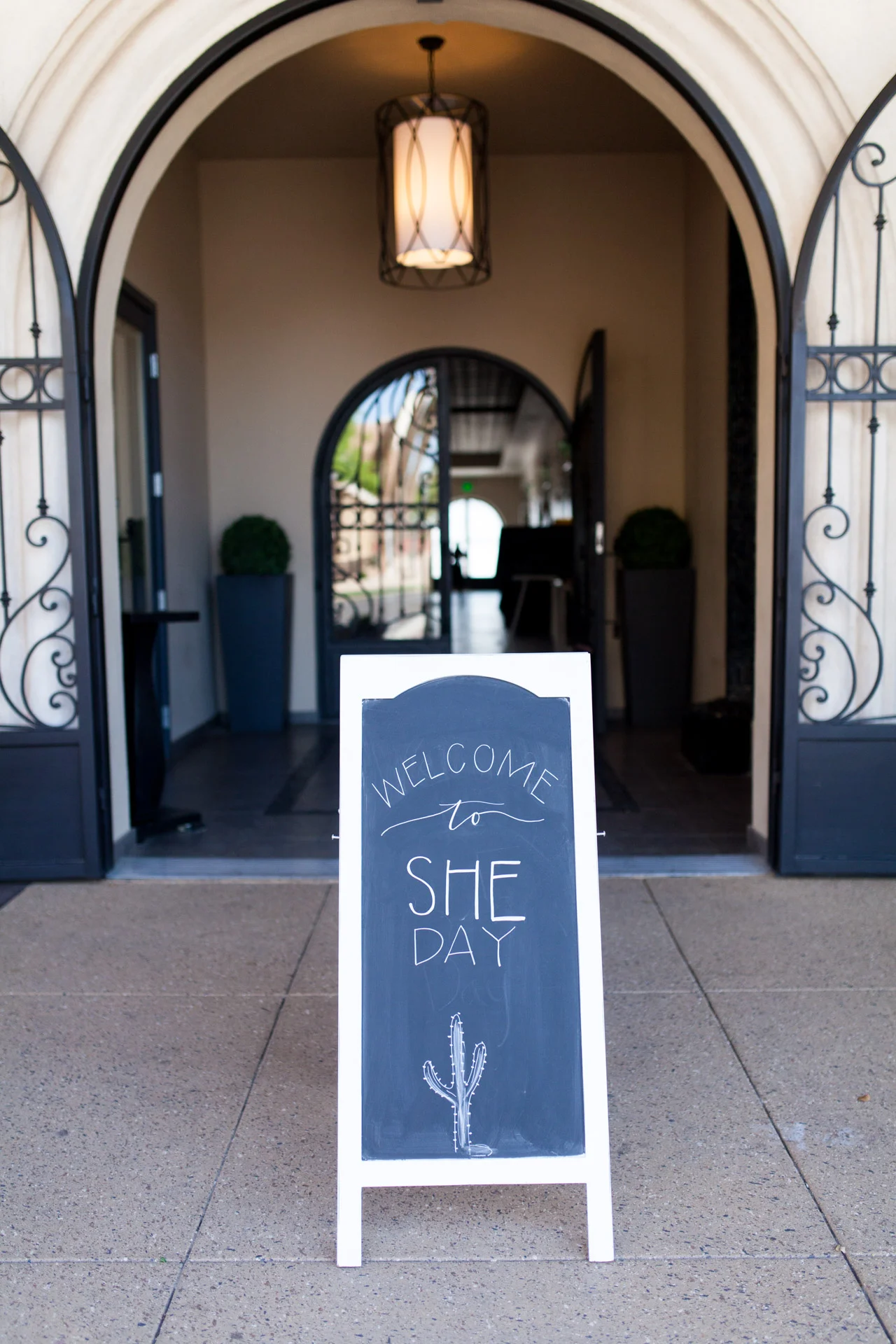 Custom chalkboard art for the event was provided by Etchings by Emma (@etchingsbyemma), a talented hand letterer located in Chandler, AZ. If you’re having an event or shower, you’ll love what she can create for you! PHOTO: @ERICAMCNICOLPHOTOGRAPHY