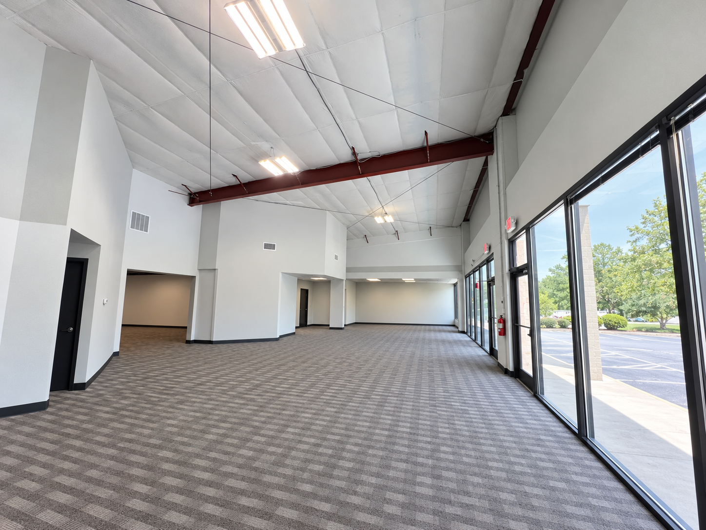Showroom and flex space