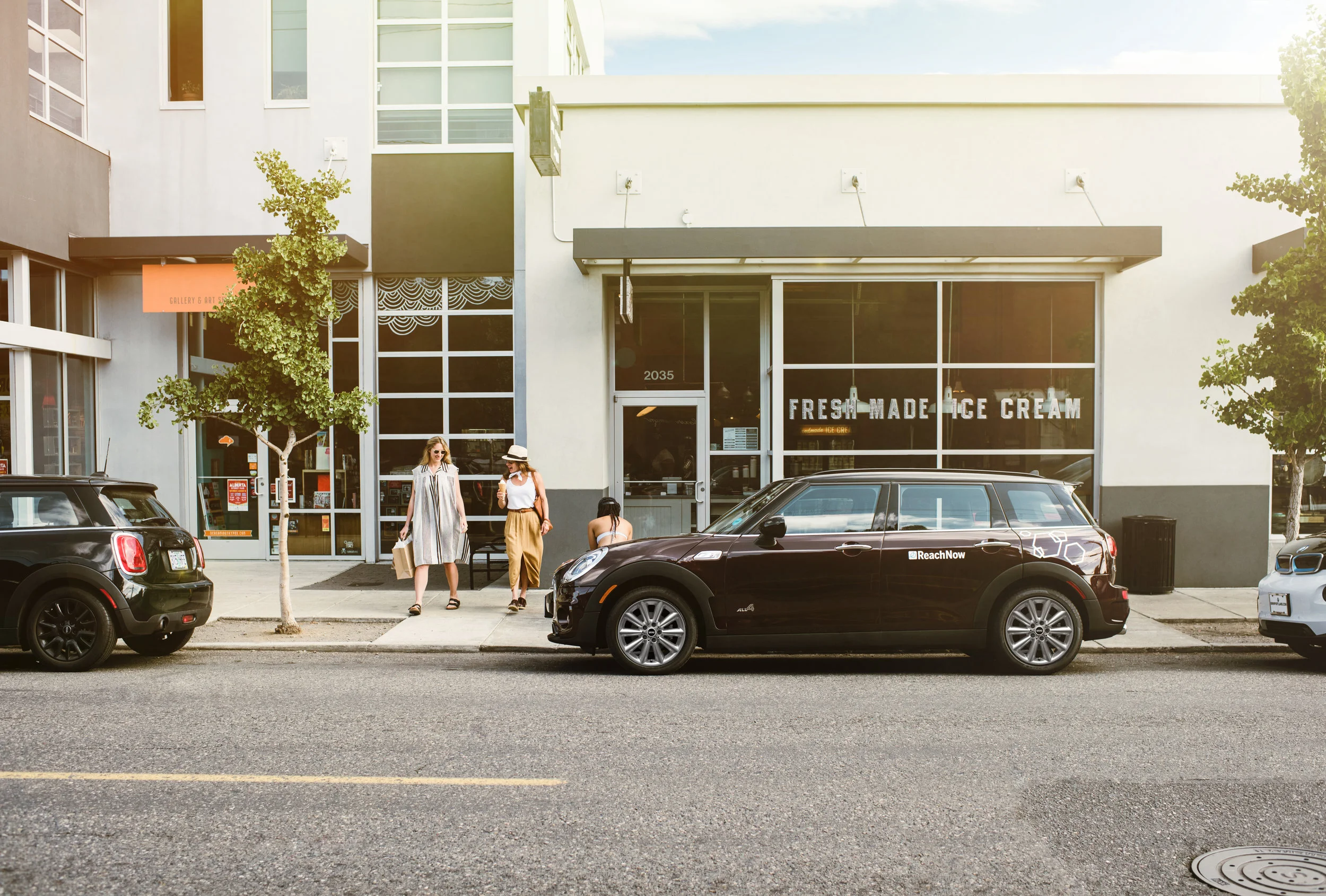 20160725_ReachNow_2385_WheelsmoreflareNEW.jpg