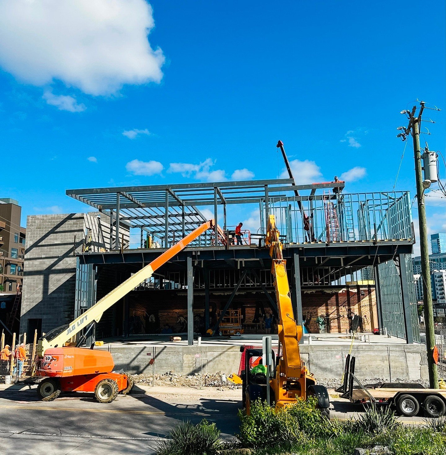 POV: You work at Eshelman Construction 💪

Swipe to see what our amazing team is up to today!
.
.
.
#EshelmanConstruction #NashvilleConstruction #NashvilleHospitality #HospitalityDesign #Team #POV