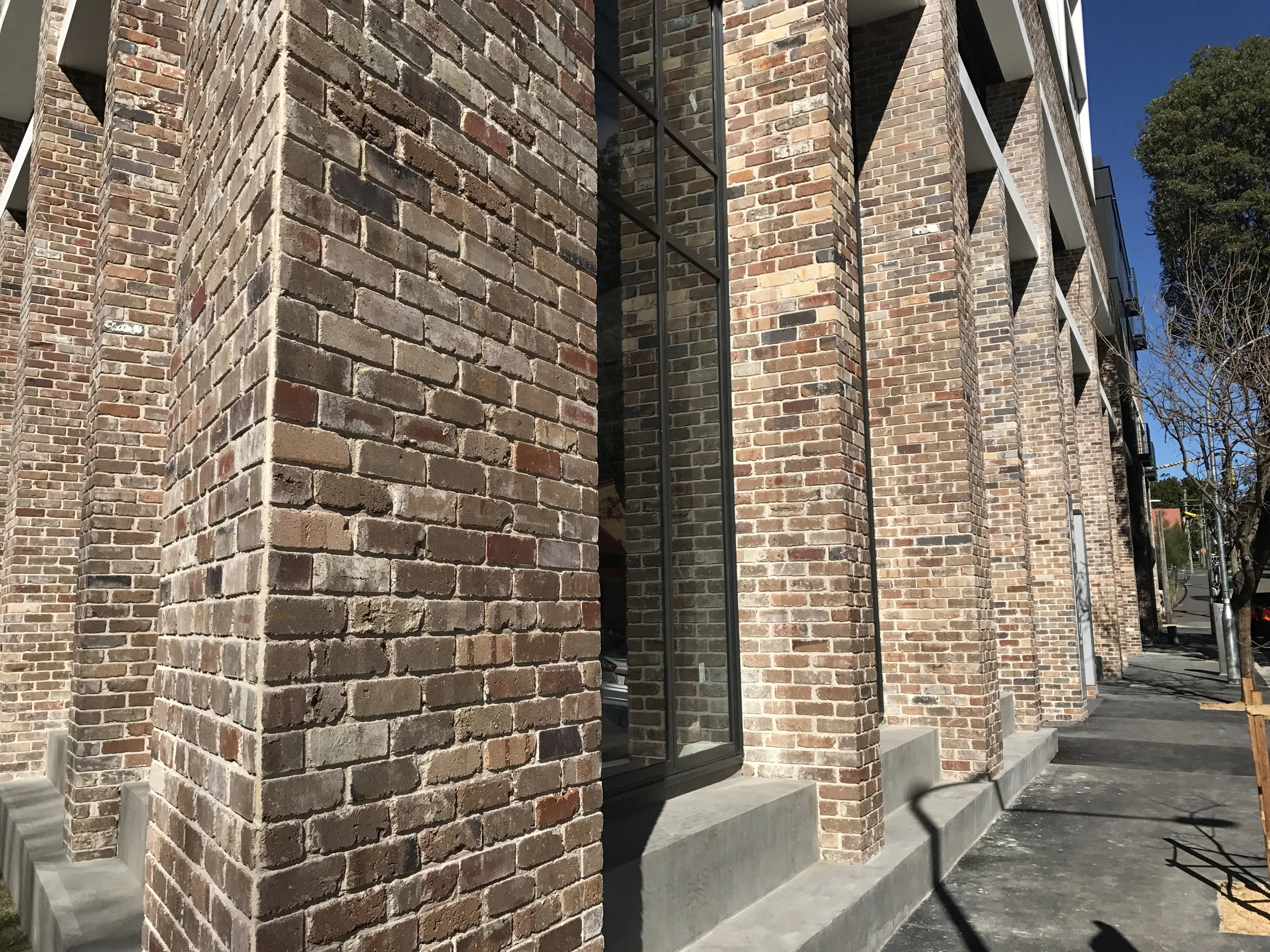 Parc Mezzo Wentworth Park Road Glebe, 12 16 02 pm.jpg