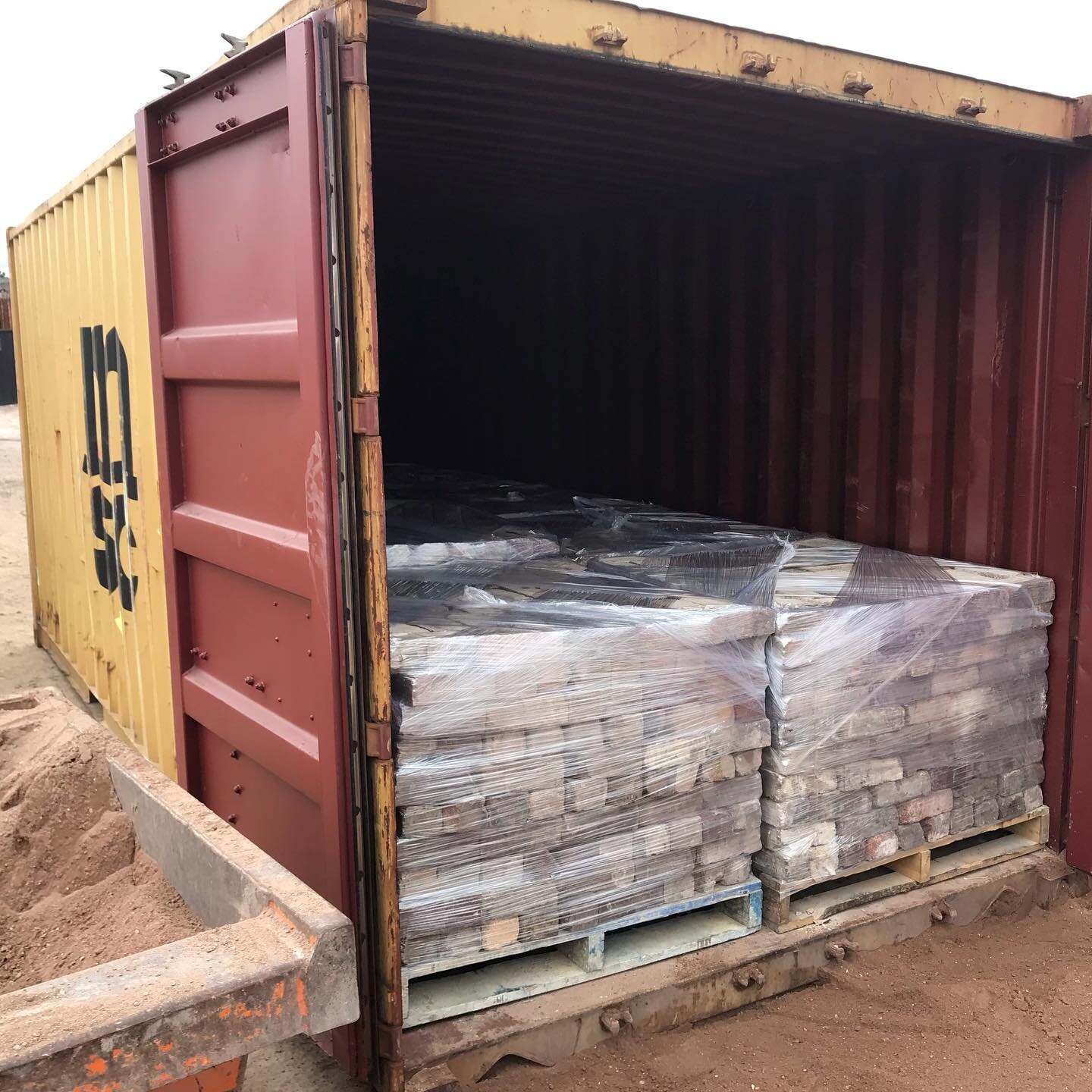 Ready for export&hellip; #Recycledbuildingcentre #cheapasbricks #recycledbricks #recycledbrick #pavinggrade #featurewall #architecture #architectureaustralia
