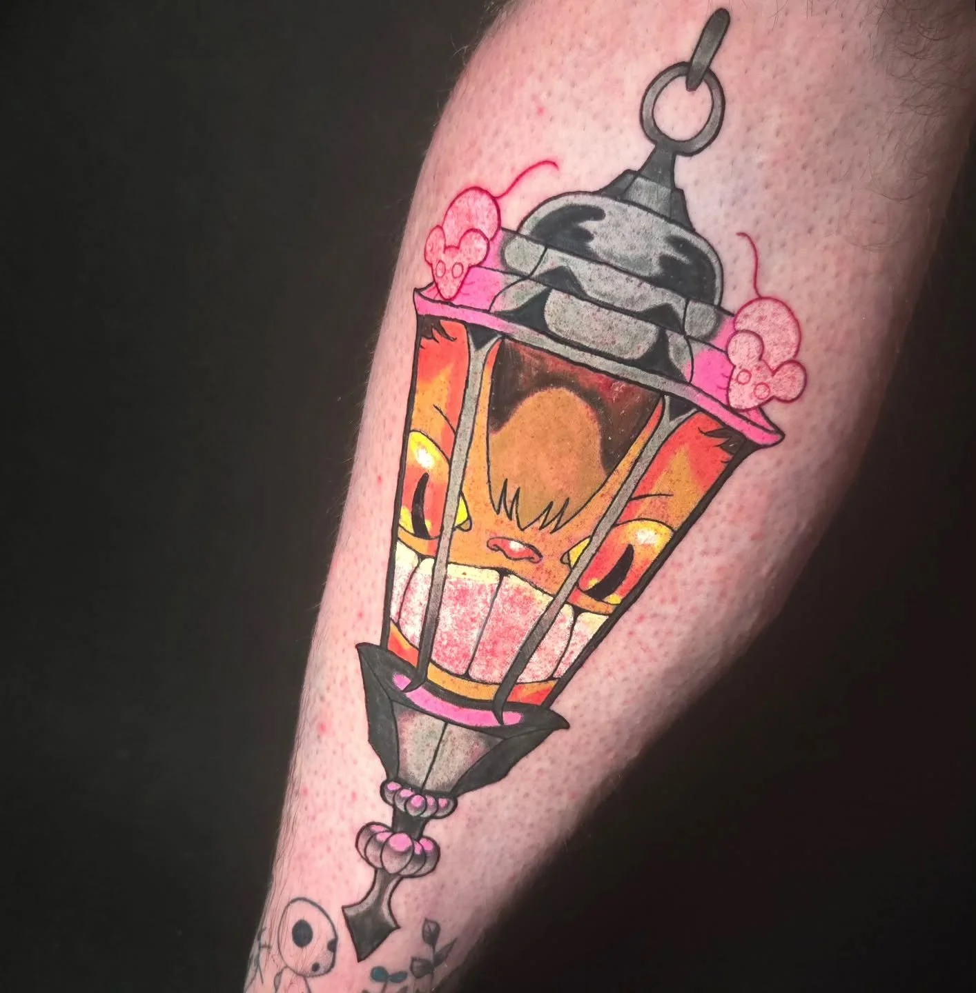 Somewhere between cozy, bloody, and cursed ✨🐾
My Neighbor Totoro inspired Catbus lantern. Bright colors, spooky vibes, and nostalgic anime tattoos will always have a place in my books 👀

If you&rsquo;ve been thinking about turning your favorite com