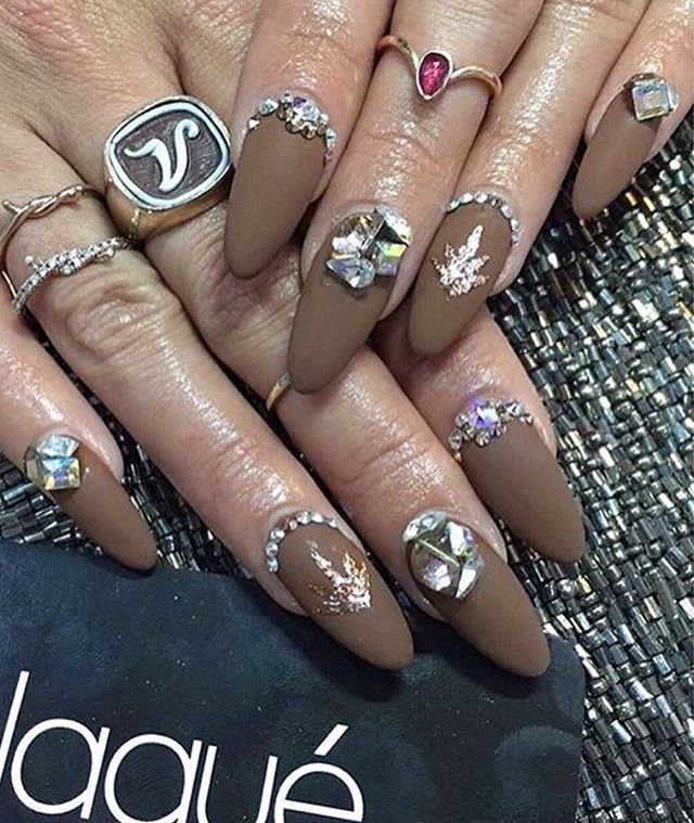 We love @vanessahudgens nails for coachella! #BeautyBloggers #NailArt #Claws #Coachella #Music #TrendyNails