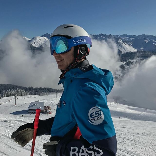 What a beautiful day to go to work...
.
.
.

#bolle_eyewear
#bolle
#volkl
#volklskis
#markerproducts
#dalbello
#dalbelloboots
#podactive
#lenz
#lenzproducts
#basiland
#skiinstructorlife
#lesgets
#montchery