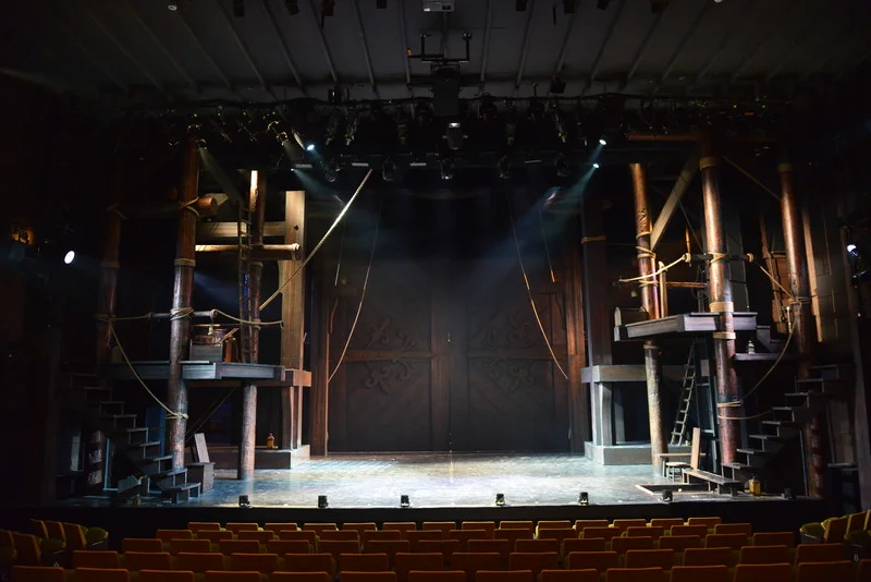 2016_OP_Hunchback_Set-Photos_DSC4696-711.jpg