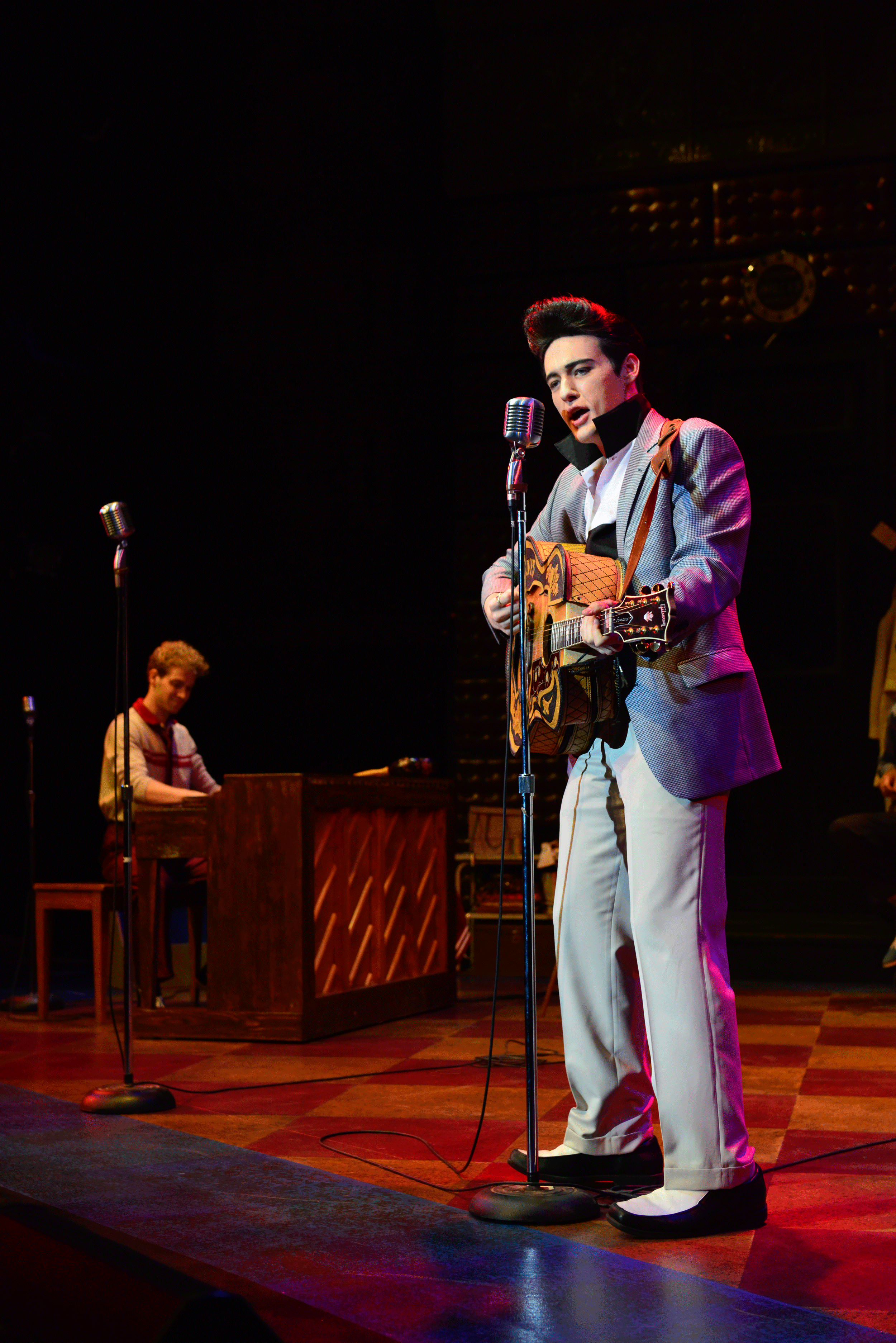 2015_OP_MDQ_Nat-Zegree_as_Jerry-Lee-Lewis_Jacob-Rowley_as_Elvis-Presley_Act-1_photo-by_Gary-Ng_DSC4061_RGB.gif