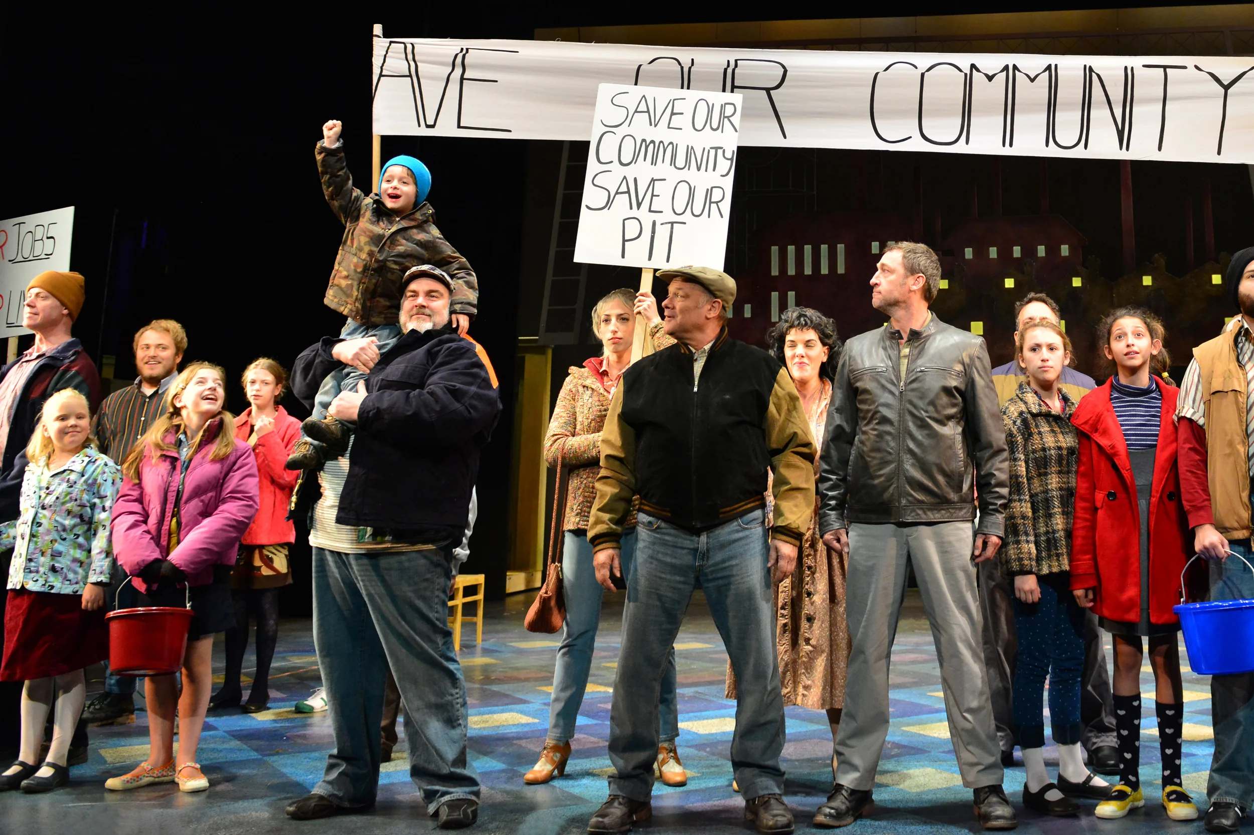 2014_OP_Billy-Elliot_The-Stars-Look-Down_Ensemble_photo-by_Gary-Ng_RGB.jpg