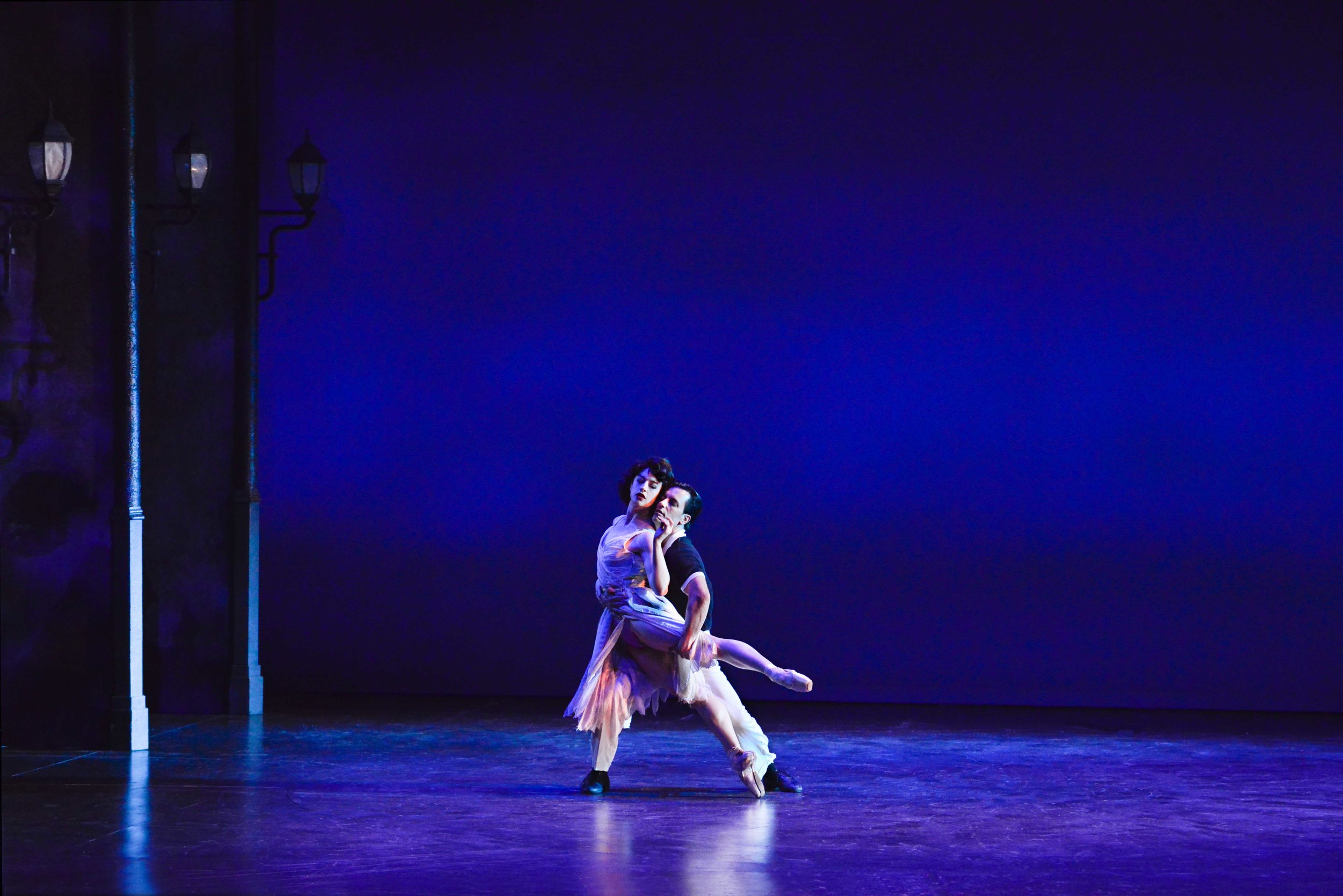 Julie Eicher and Clyde Alves in the 2018 production of An American in Paris. Photo by Gary Ng.