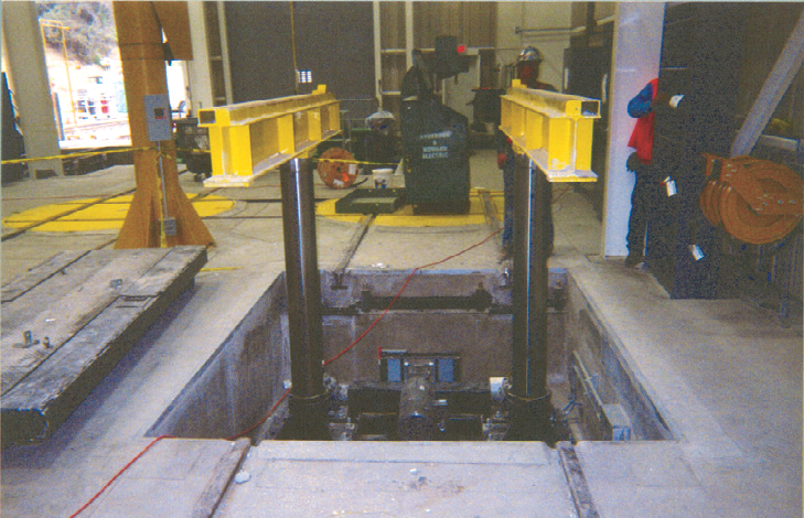 Macton-Truck-Repair-Hoist2.png