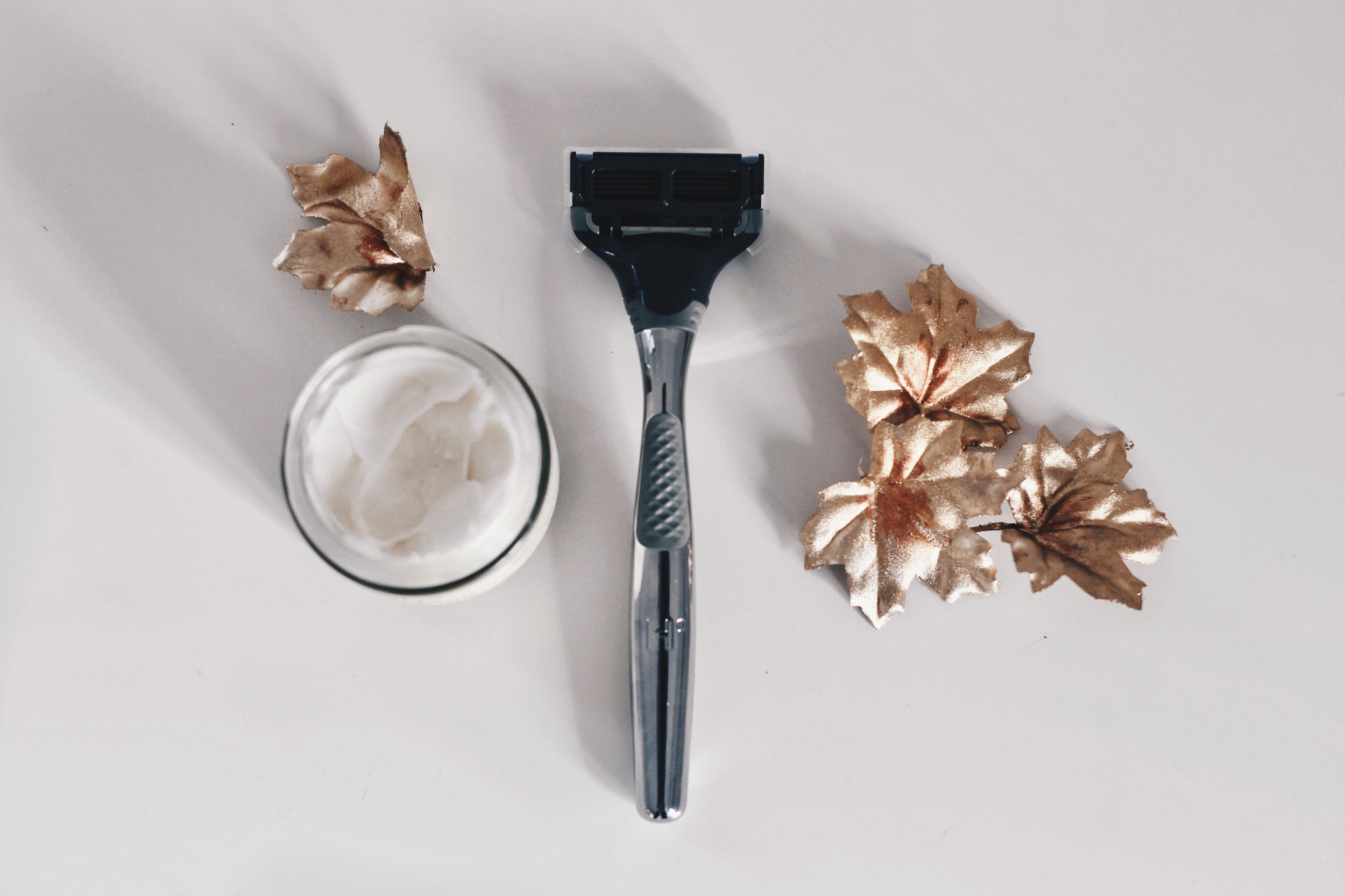 SKIN-CARING SHAVE ROUTINE 