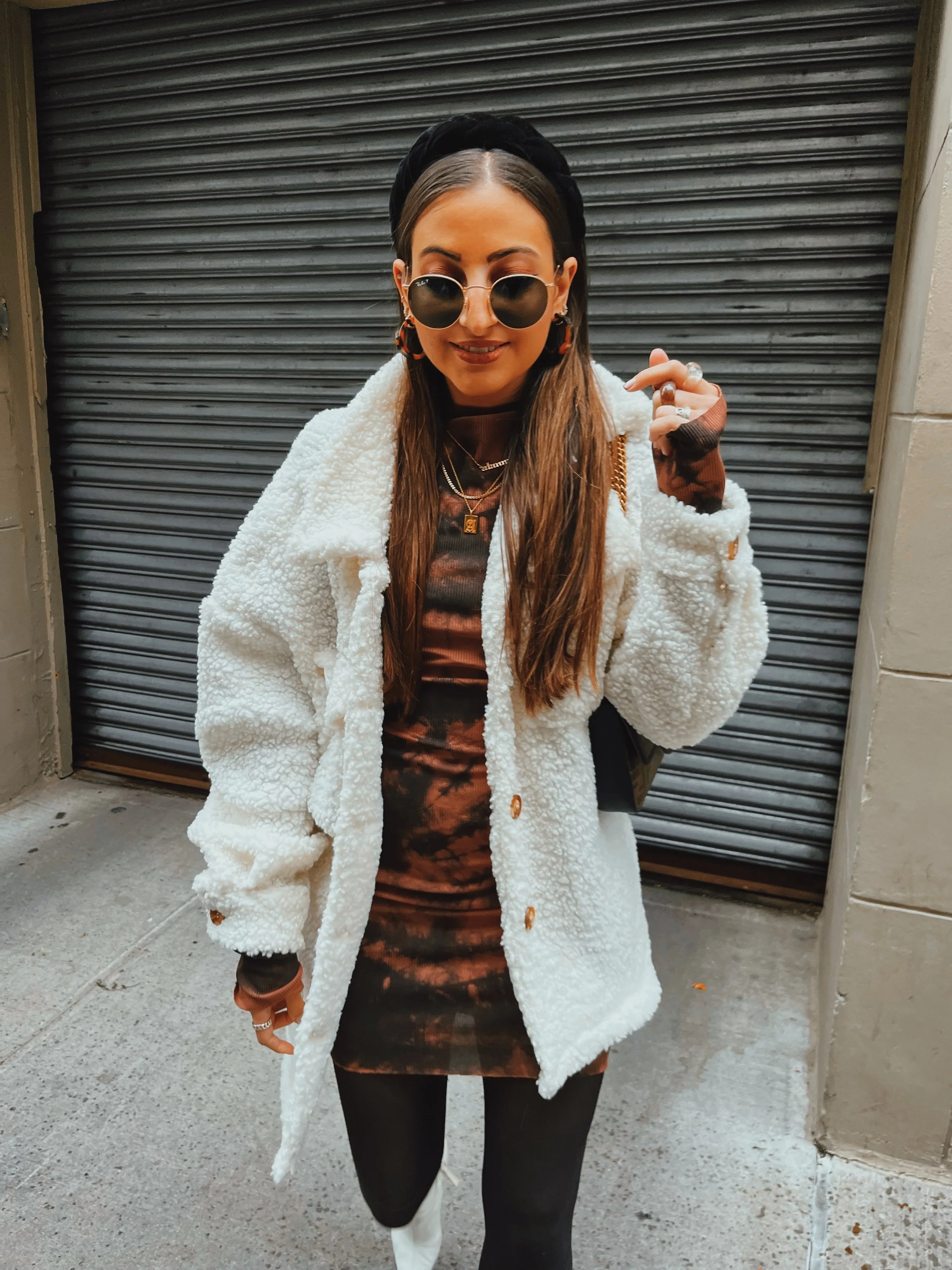 STATUE FEAT. SHOP CIDER