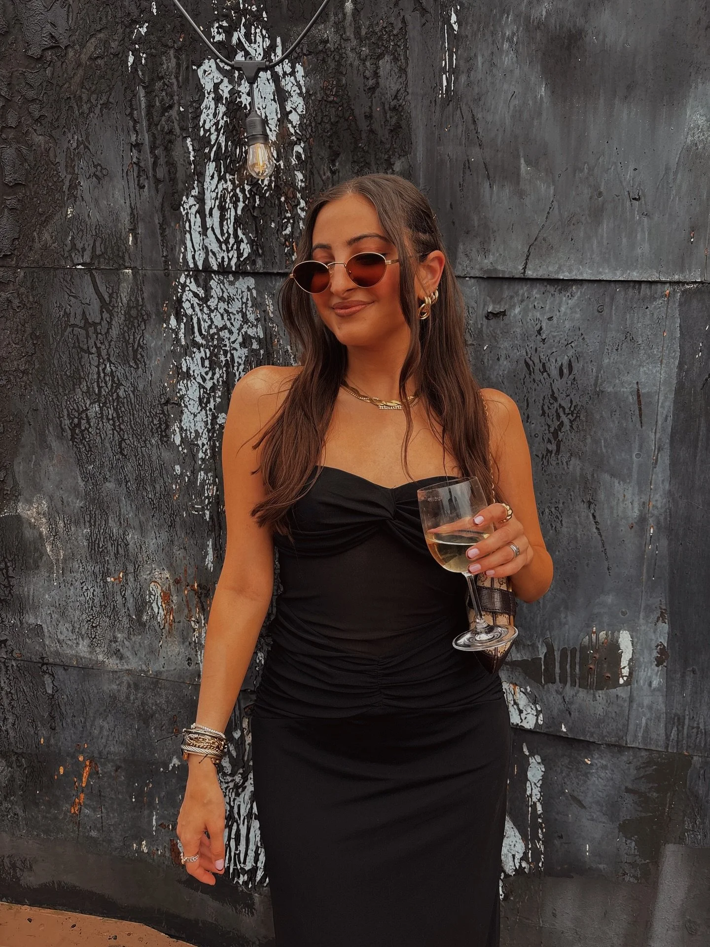 meet me by the three tiered dessert table ✖️🤎🍂🥂💫✨ #KILLERQUEEN 
&bull;
&bull;
&bull;
&bull;
&bull;
&bull;
&bull;
&bull;
&bull;
#nycphotography #nycblogger #bloggerstyle #nycvibes #nycweddingguestdress #weddingguestdressideas #nycevents #nyceeeeea