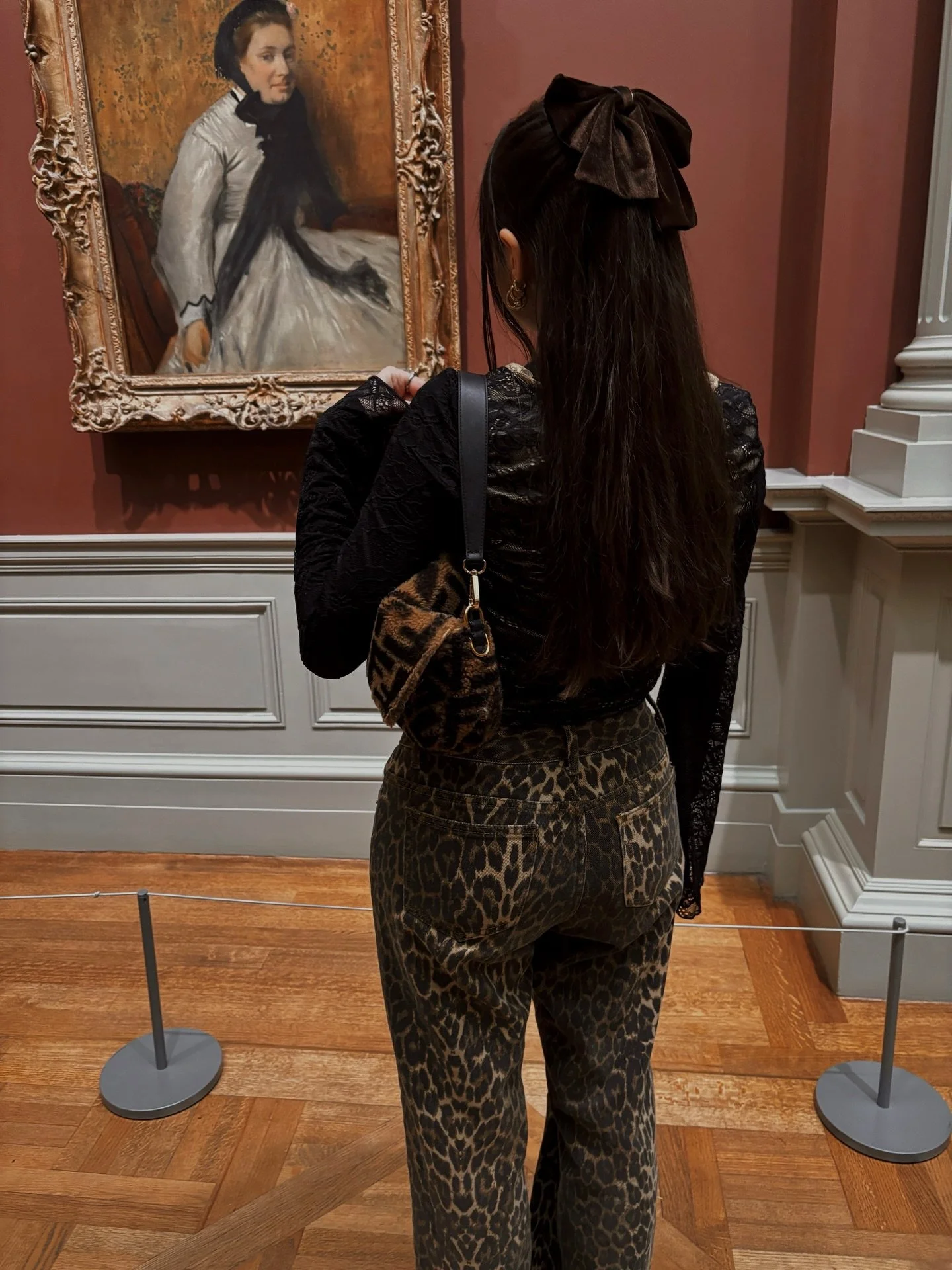 day at the museum ✖️🤎🪩🎞️🪐💫✨ #KILLERQUEEN 
&bull;
&bull;
&bull;
&bull;
&bull;
&bull;
&bull;
&bull;
#nycstyle #nyclifestyle #nycwintervibes #winteroutfitinspo