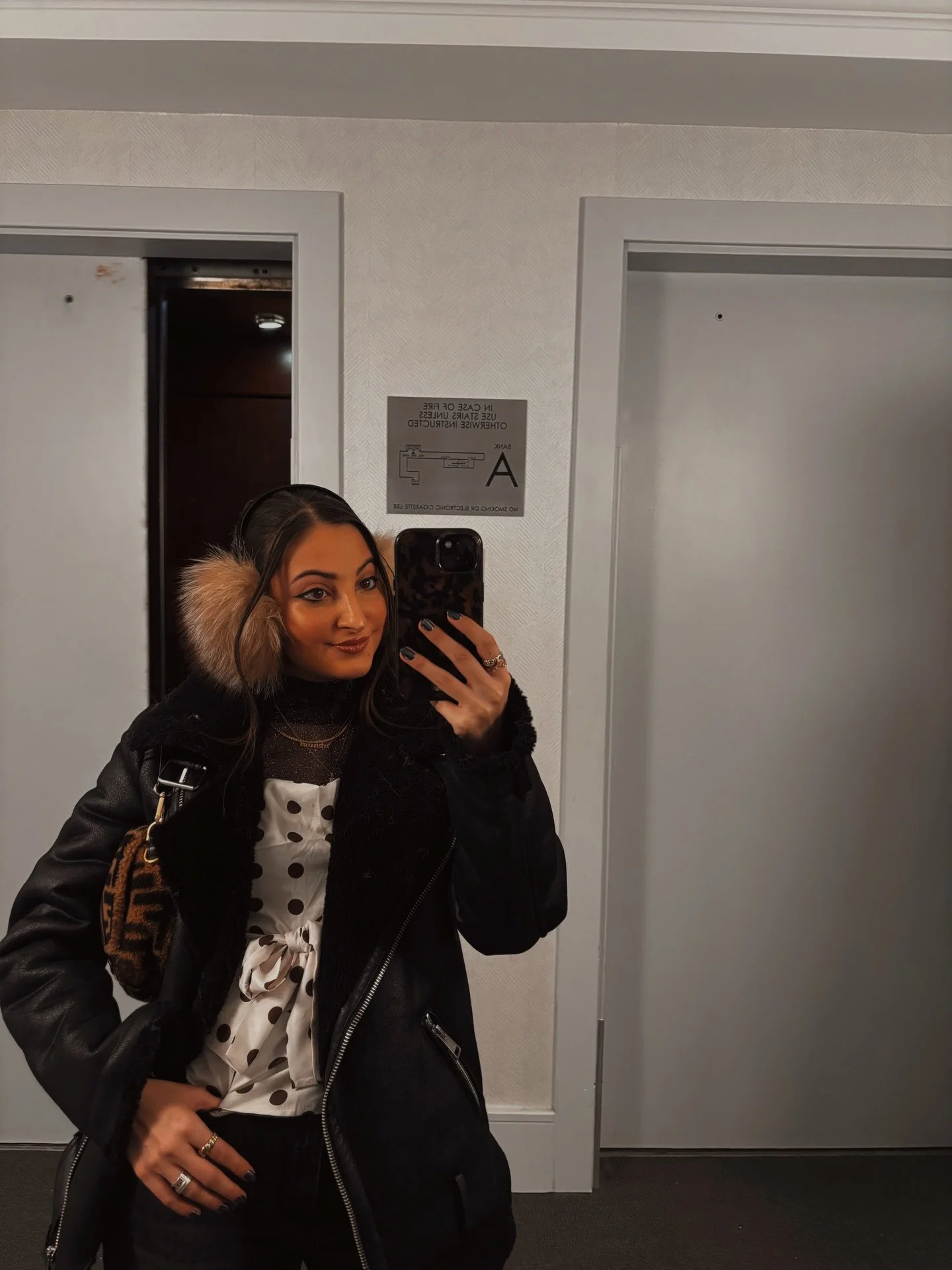 jan moodboard ✖️🤎🪩⛄️🍸💫✨ #KILLERQUEEN 
&bull;
&bull;
&bull;
&bull;
&bull;
&bull;
&bull;
#winteroutfits #winter2026 #winteroutfitinspo #winteroutfitideas