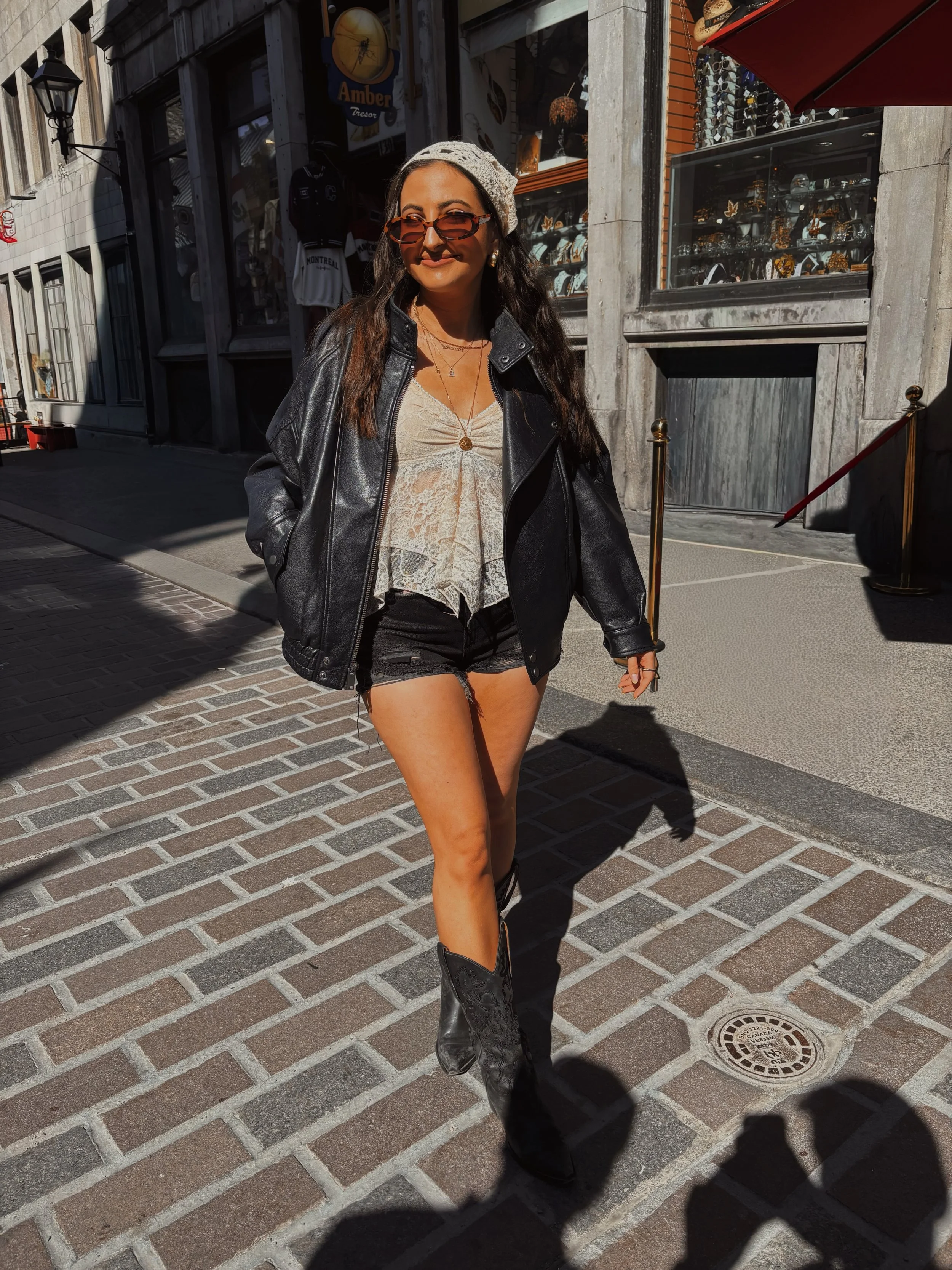 bonjour montr&eacute;al 🤎🪩🌞🇨🇦💫✨ #KILLERQUEEN 
&bull;
&bull;
&bull;
&bull;
&bull;
&bull;
&bull;
&bull;
#springoutfitideas #springoutfits #spring2026 #summeroutfitinspo